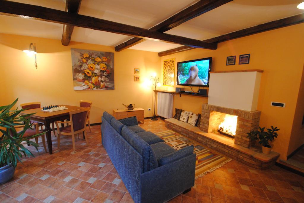 La Dolce Vite Apartment Tonco Room photo